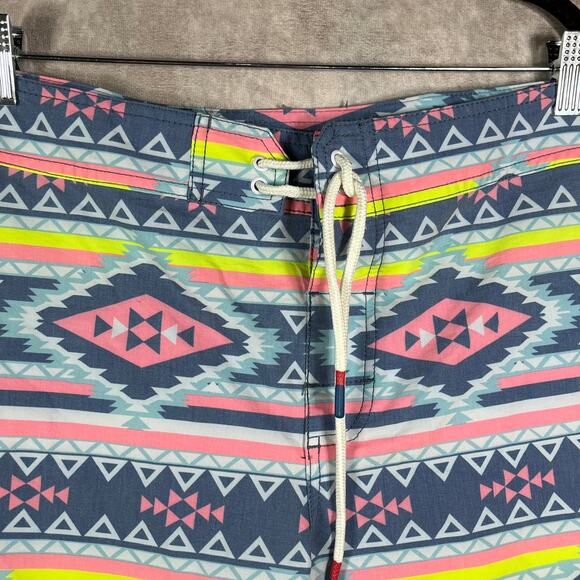 Chubbies Swim Shorts Men 38 Multicolor Southwestern Aztec Pockets Trunks Preppy - Picture 2 of 8